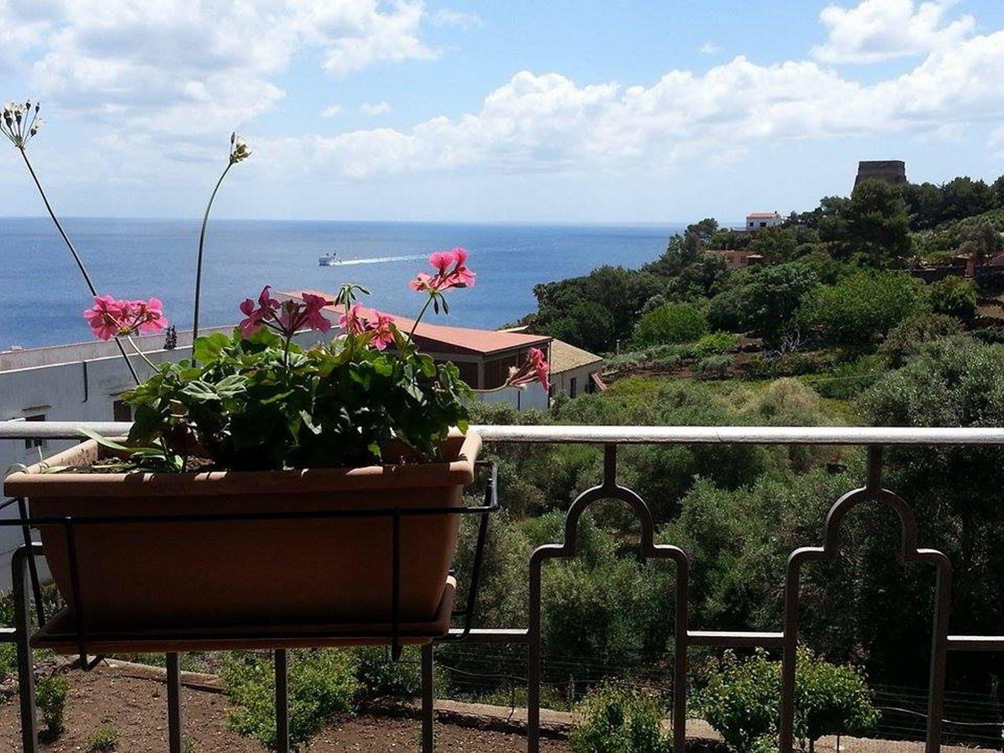 Hotel Clelia Isola di Ustica Luaran gambar